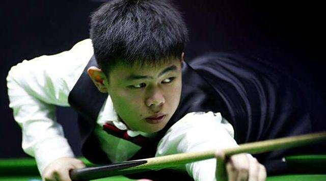 的领先优势, 显示, 了两杆制胜 的领先优势, 显示, 了两杆制胜